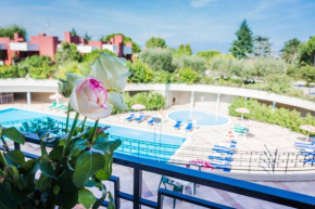 Гостиница Hotel Residence Holiday  Сирмионе